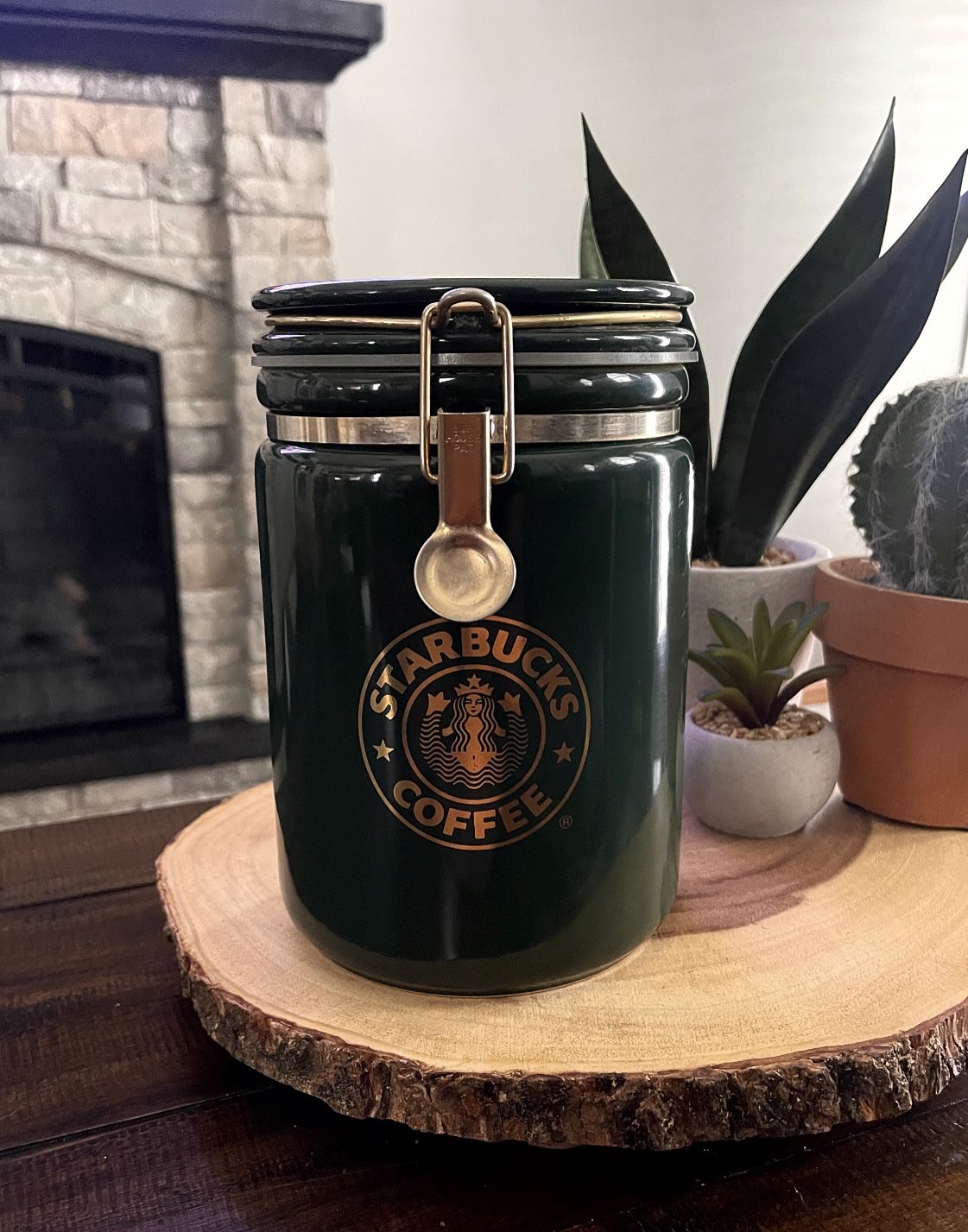 Vintage 1991 Starbucks Canister. Gorgeous, Mermaid Split Tail, Dark Green & Gold. Absolute excellent condition! Measures 8in H, 5in W. Great collector