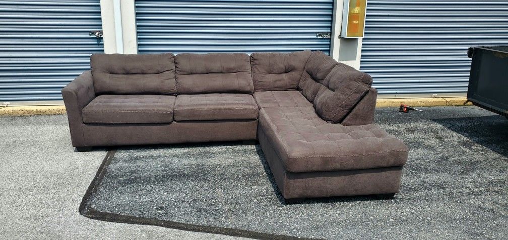 Cozy 2 Piece Gray Sectional W/Chaise