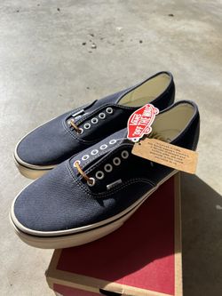 BRAND NEW Vans Authentics