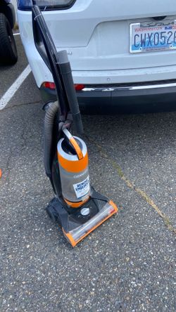 Bissel vacuum pick up.  E.  Side.  Tacoma