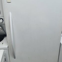 21 Cubic Upright Freezer