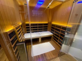 Clearlight Sanctuary Retreat Full Spectrum Infrared Sauna – Like New