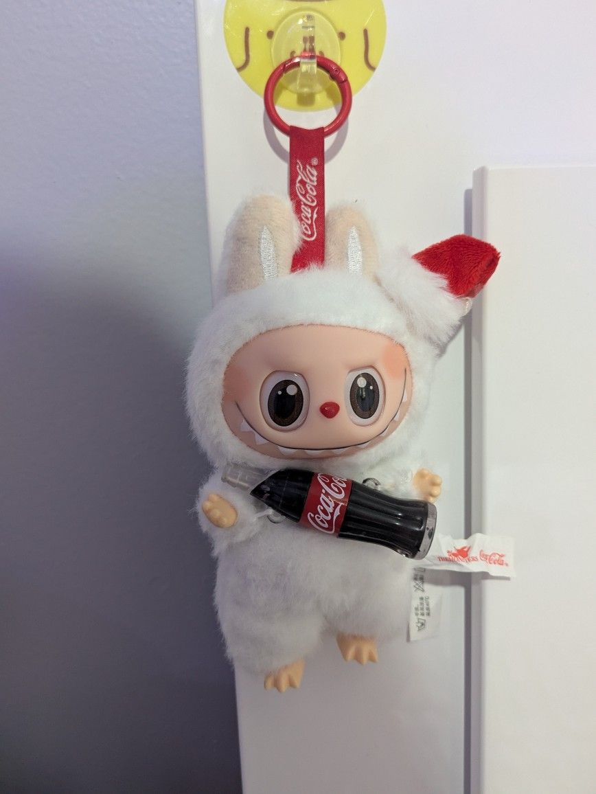  Labubu ( Edición CocaCola ,2024)