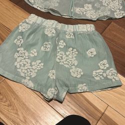 Semi Nuevo Size L $20 