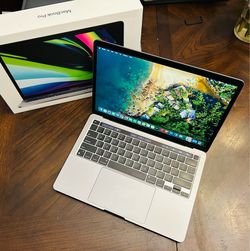 13 inch MacBook Pro with Apple M1