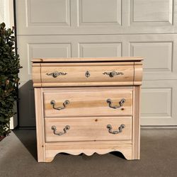 Solid Wood 3 Drawer Dresser