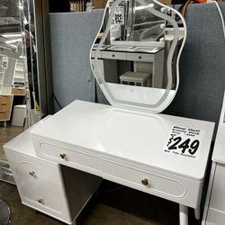 SALE!  BRAND NEW White Vanity (Was $300).  ASSEMBLED FREE!