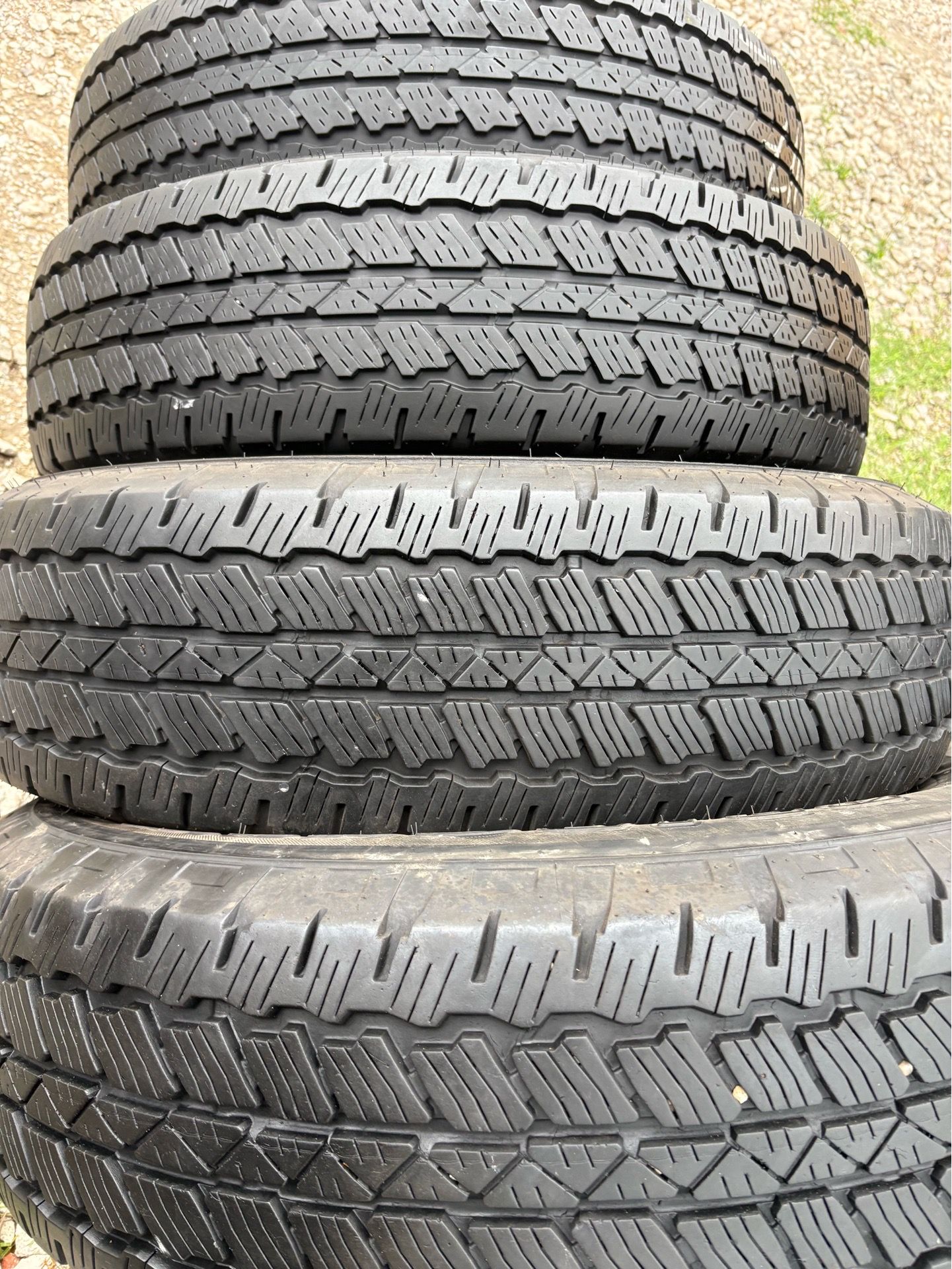 255-75-17 Bridgestone