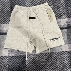 Essential Fear of God shorts Light.