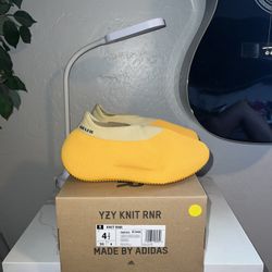 Yeezy Knit RNR Sulfur 4.5 Men’s 6.5 Women’s 