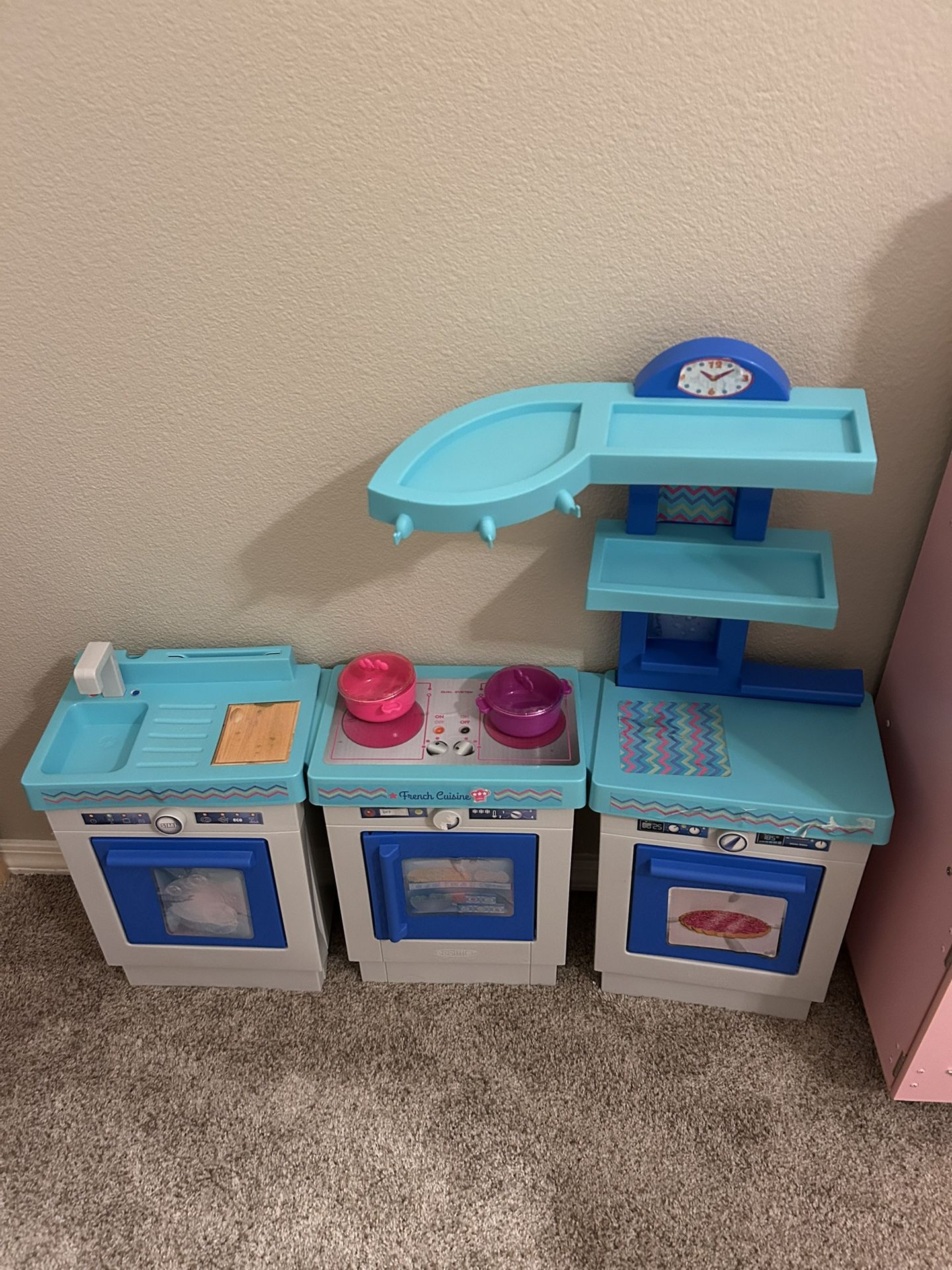 Toy Kitchen