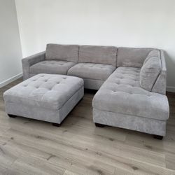 GREY SECTIONAL COUCH SOFA ( THOMASVILLE ) 