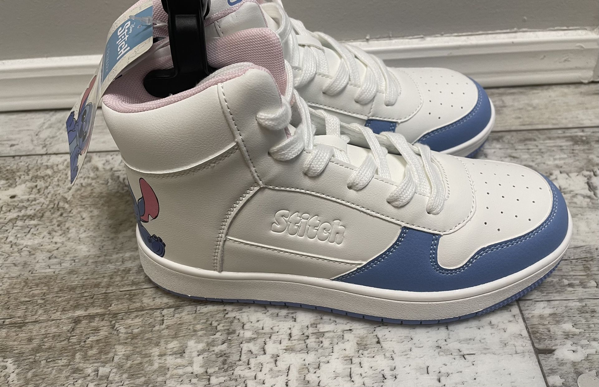 NWT Stitch High Top For Kids Size 1 / 2 / 3 / 4