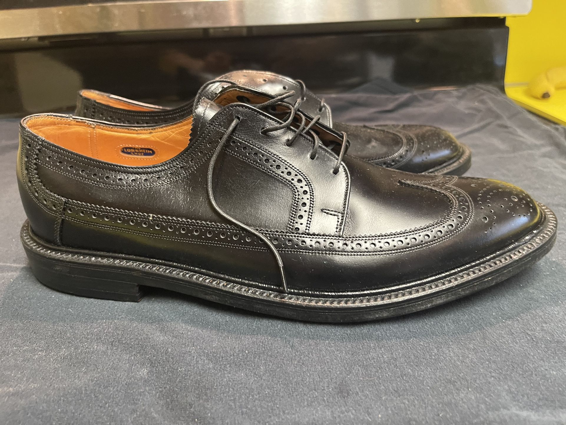 Vintage Florsheim shoes model 20686 varsity black wing tip leather