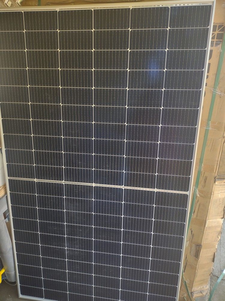 550-Watt Monocrystalline Solar Panel for RV Boat Shed Farm Home House Rooftop Residential Commercial House