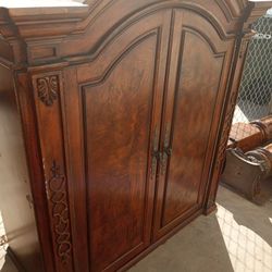 5,000$ REAL SOLID WOOD FURNITURE JACOBEAN &HUTCH!