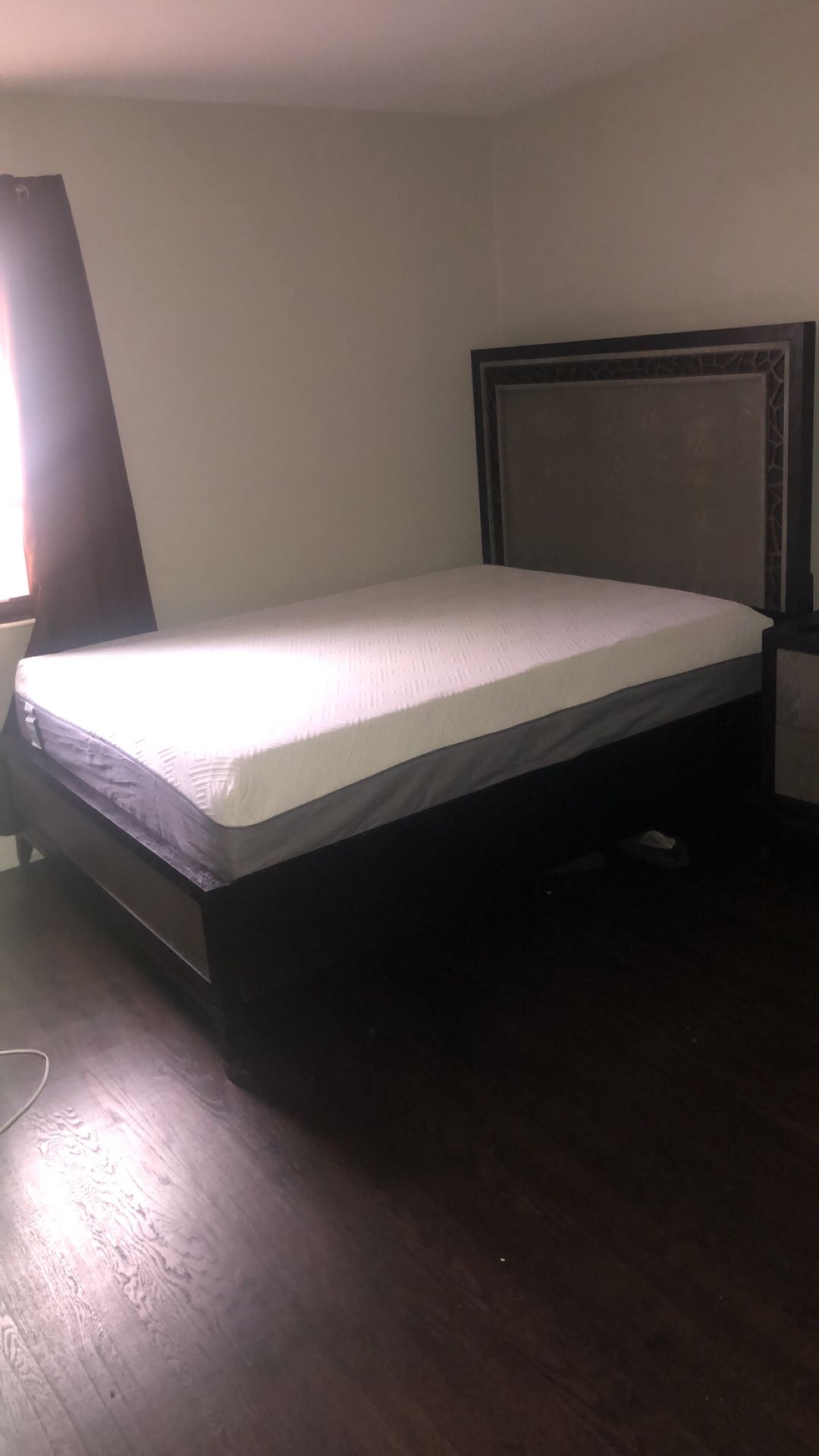 Queen Size Bedroom Set