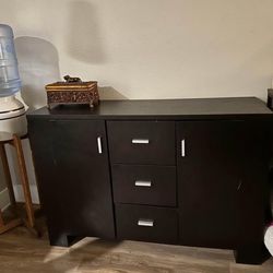 TV TABLE $40