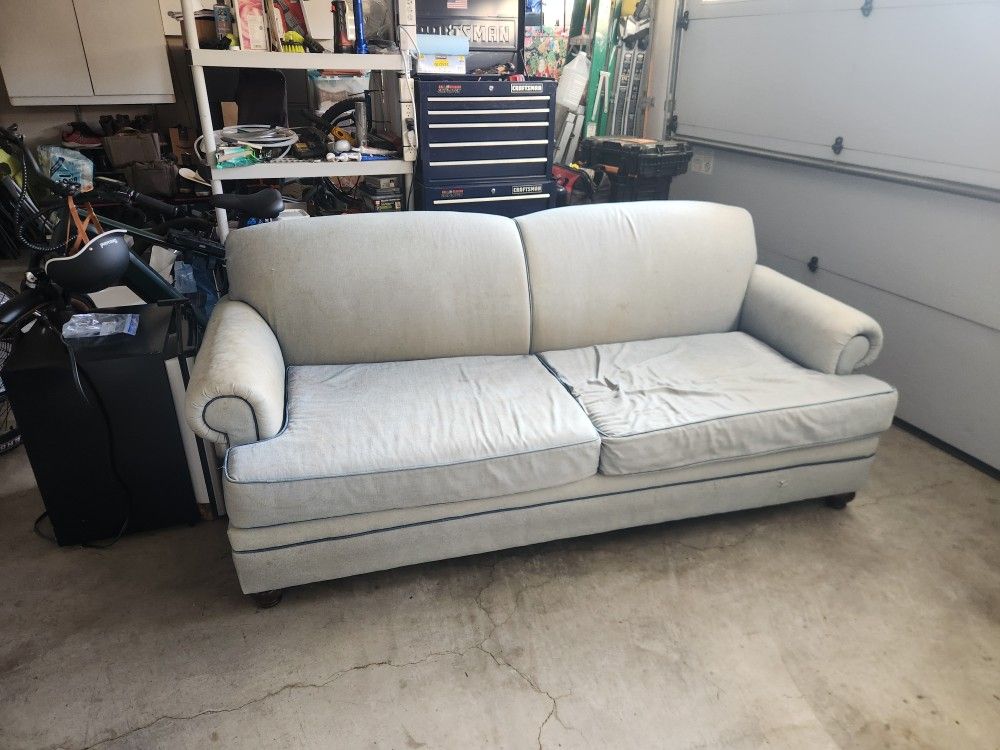 Fold out bed/couch with casper mattress