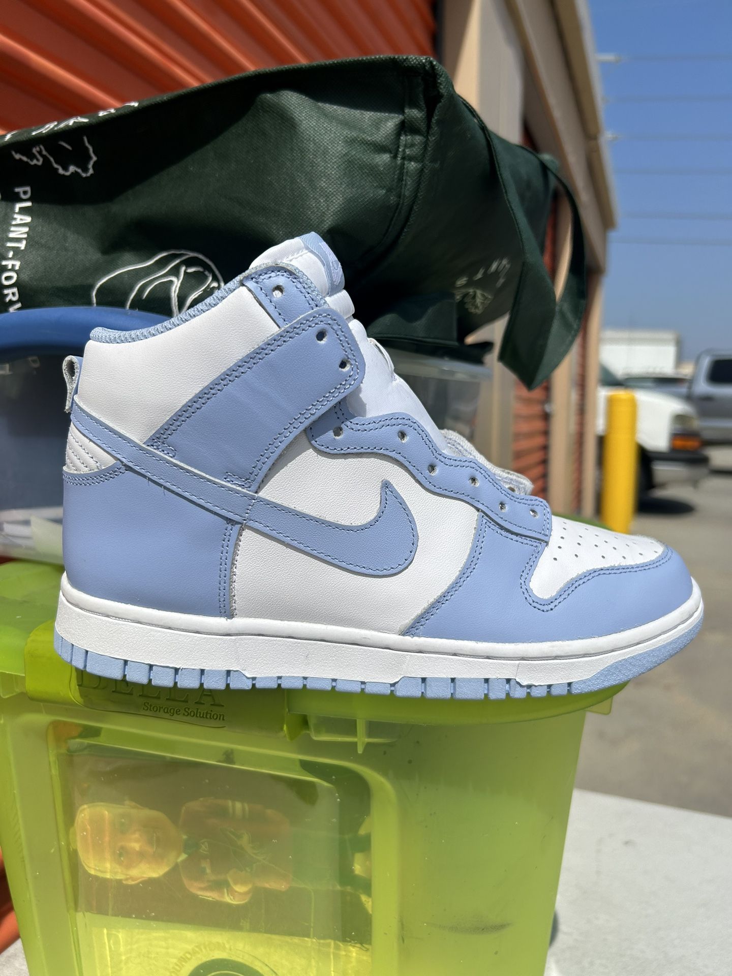 Vnds Wmns Nike Dunk High Size 8