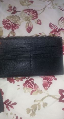 Michael kors black wallet ( pick up only )
