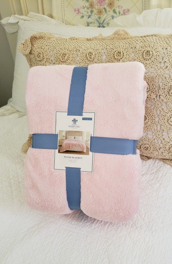 NEW simply Shabby Chic Rachel Ashwell KING Blanket 