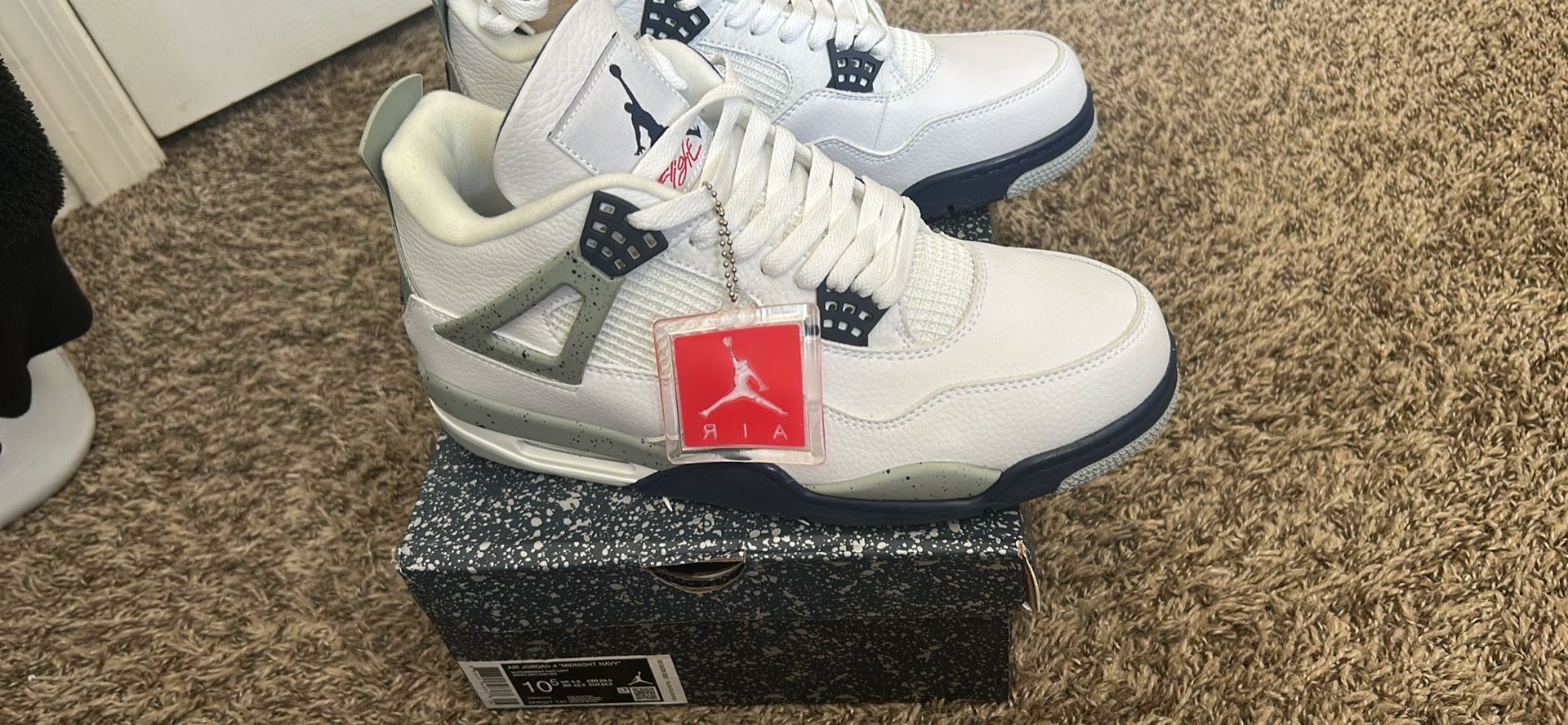 jordan midnight navy 4 (10.5)