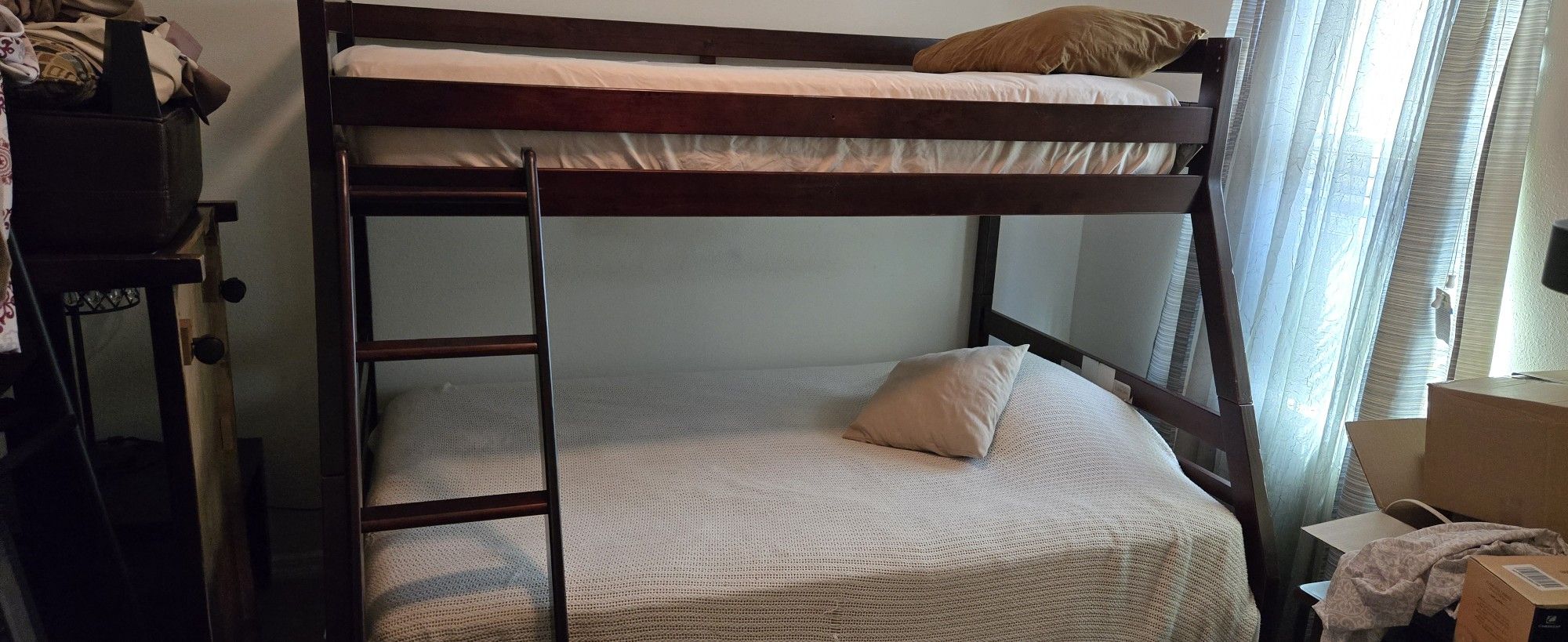 Great Condition Bunk beds cherry wood (No scammer!)