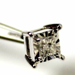 10k White Gold Princess Cut Diamond Stud