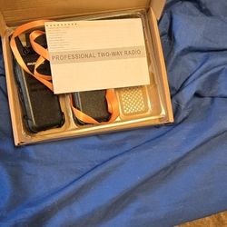 2 FRS walkie Talkies
