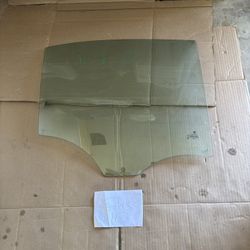 2006-2011 BMW E90 335i 328i Rear Right Passenger Side Door Glass 43R-000262