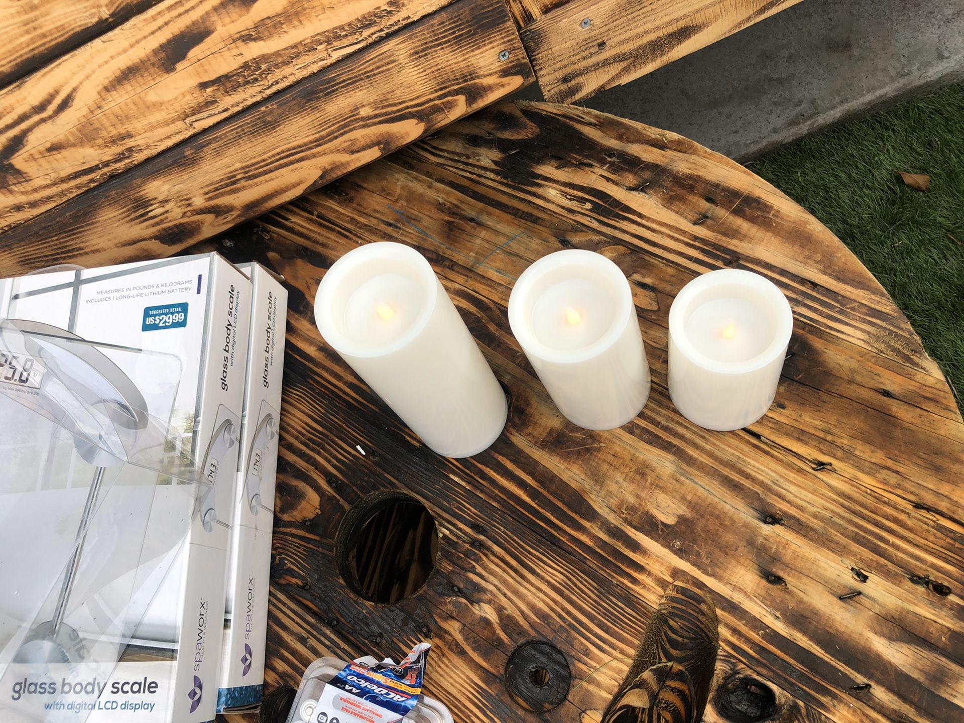Battery powered candle set