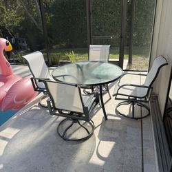 Outdoor Patio Set With 4 White Swivel Chairs
