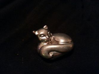 1970's Vintage silvertone cat pendant