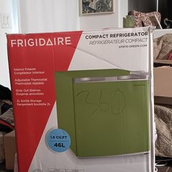 Frigidaire Mini Fridge 1.6 Cu.ft
