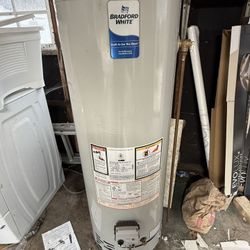 2019 Bradford White 40 Gal Water Heater 