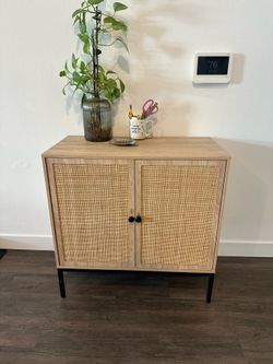 Entryway cabinet