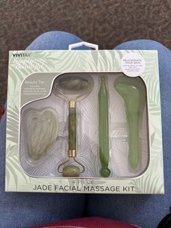 Vivitar Simply Beautiful Jade Facial Massage Kit (New)
