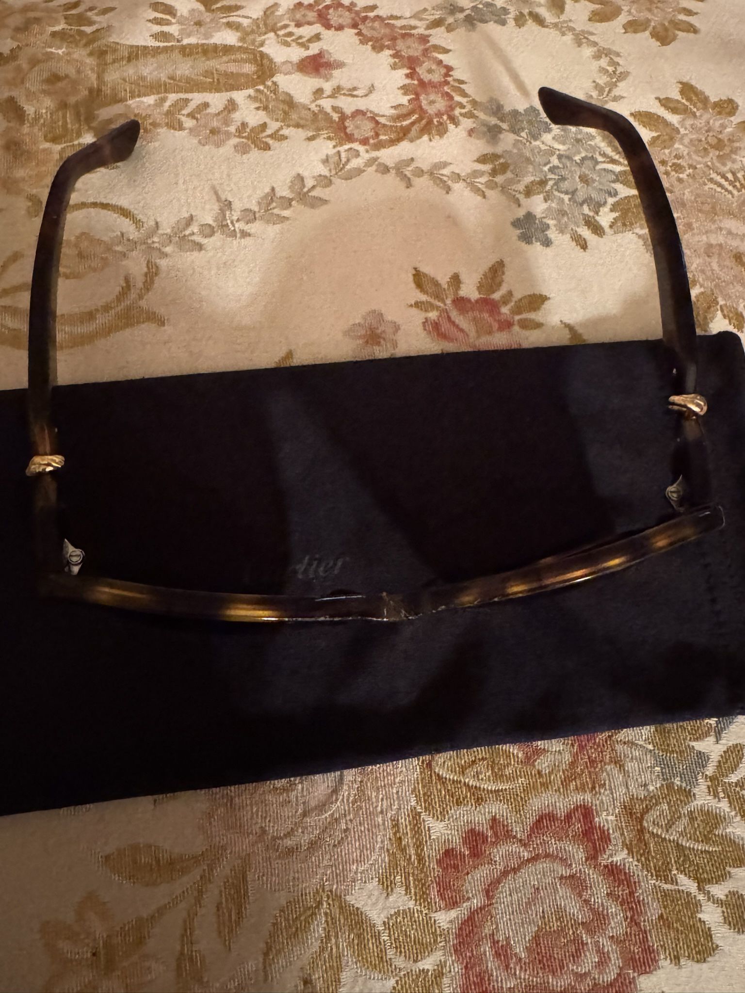 VINTAGE CARTIER TRINITY HAVANA WIRES GOLD
SUNGLASSES HANDMADE IN ITALY Cartier Trinity – Vintage Frames Company main image 4