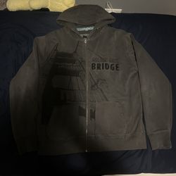Grey Men’s Zip Up (Large)