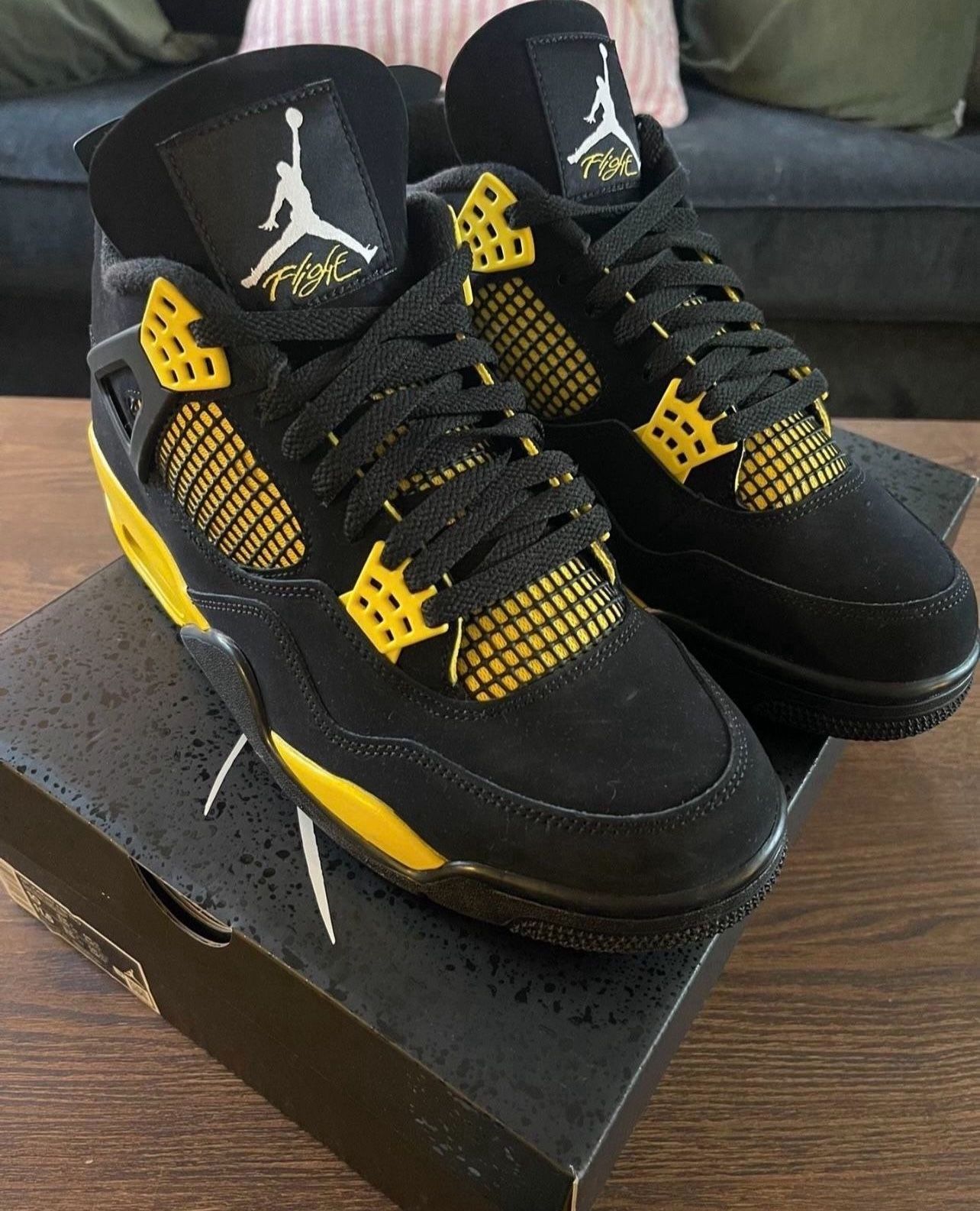 Jordan 4 Retro Thunder