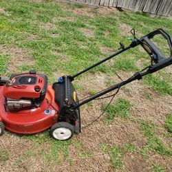 Toro 22" recycler 7.0HP, 190cc motor, Self Pace  rear wheel drive self propelled lawn mower.