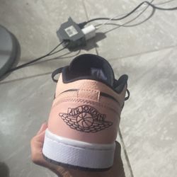 Low top Jordan 1 Crimson Tints 