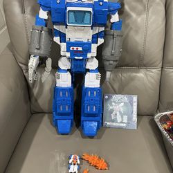 Transformers titan class guardian robot