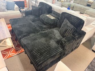 Perfect sleeper sectional! Easy Financing!💙✨ Sale! 💜