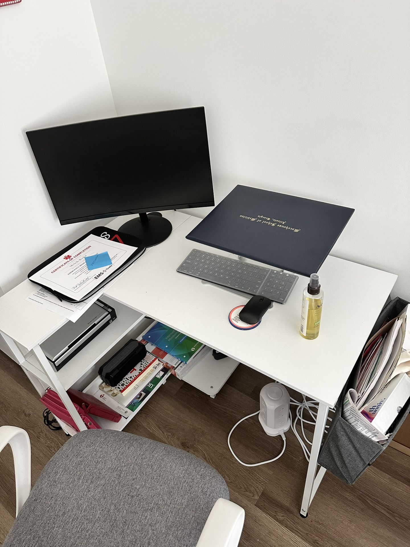 White Amazon Reversible L Corner Desk