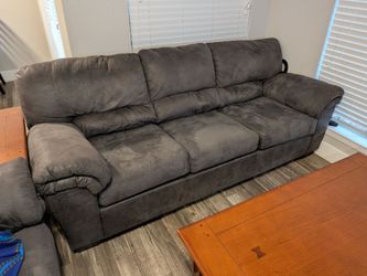 Sofa and loveseat set