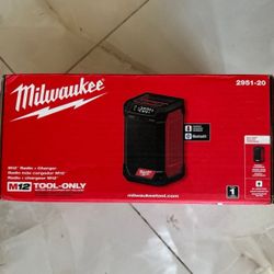 Milwaukee New Radio Charger Bluetooth 
