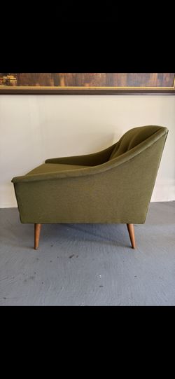 One Mid Century Lounge Chair