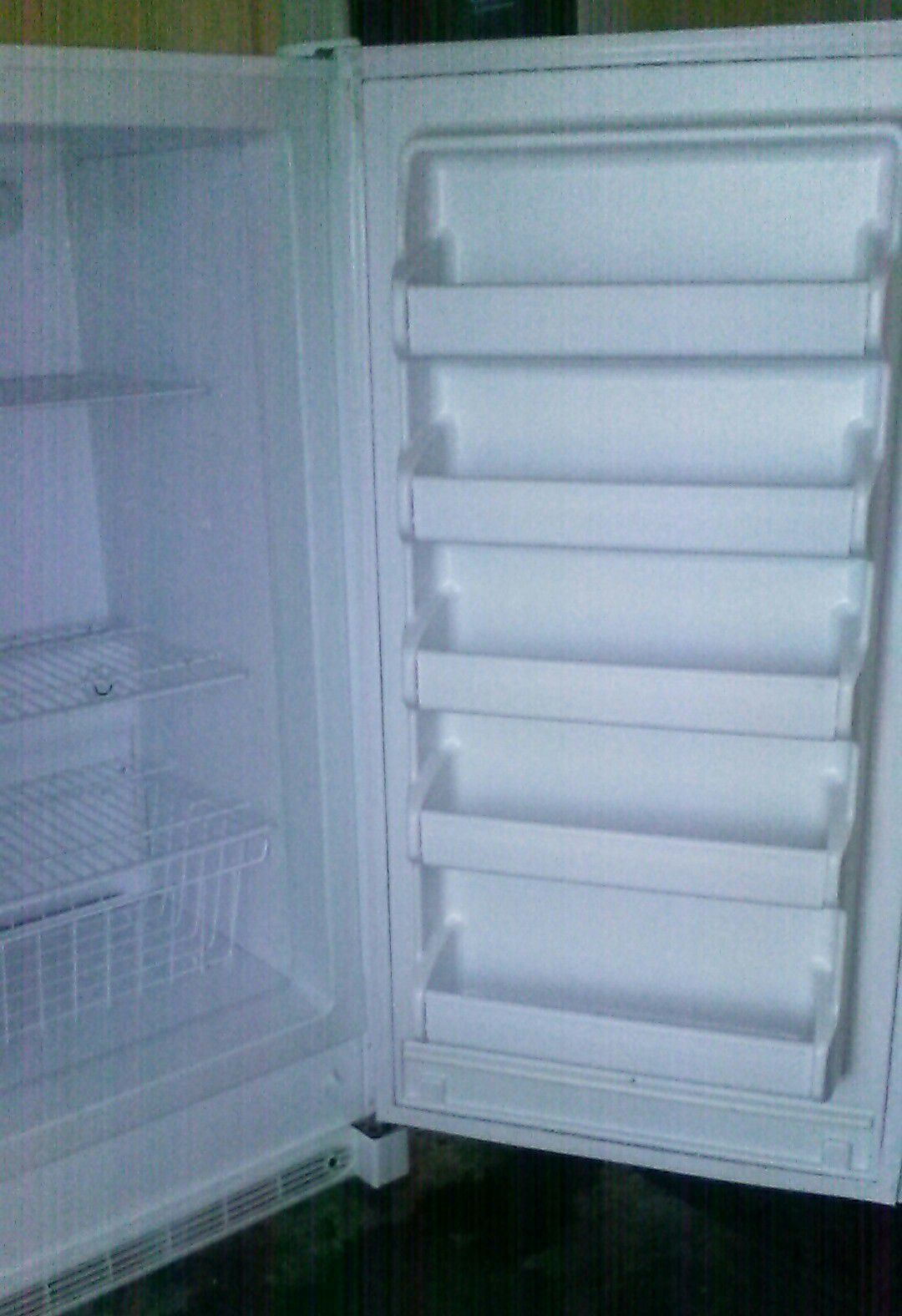 Kenmore White 5 Cu Ft Upright Freezer for Sale in Bonney Lake, WA - OfferUp